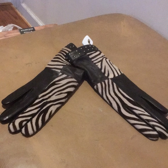 Brand New Michael Kors gloves - Picture 7 of 7